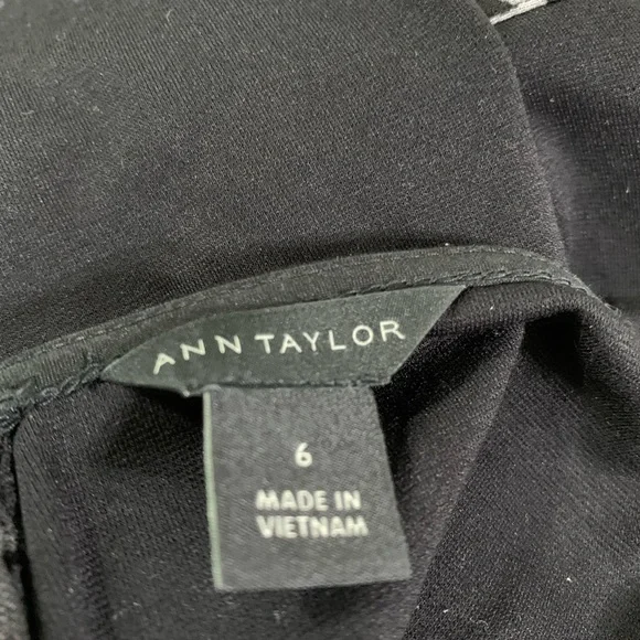 Ann Taylor size 6, black and white pleated lower, great shape - Picture 3 of 4
